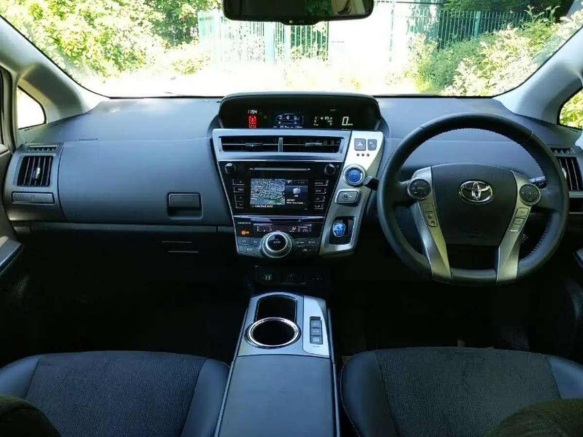 2020-toyota-prius-18-vvt-i-excel-big-2