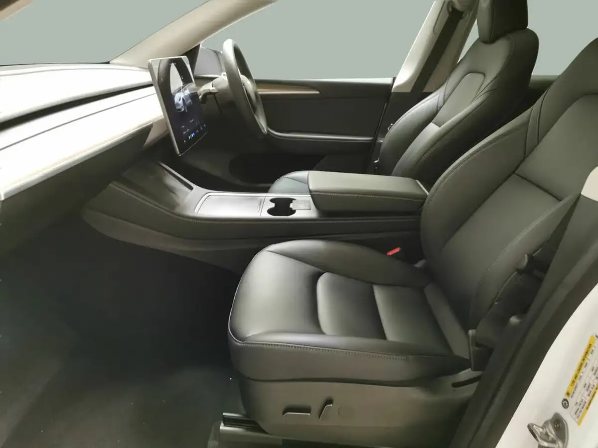 2023-tesla-model-y-e-rwd-big-3