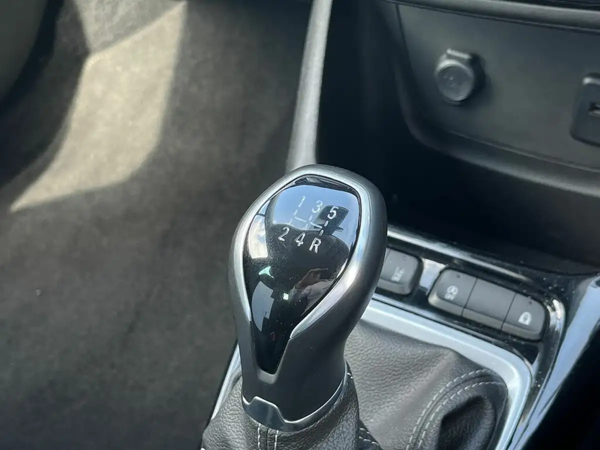 2020-vauxhall-crossland-x-12i-griffin-big-24