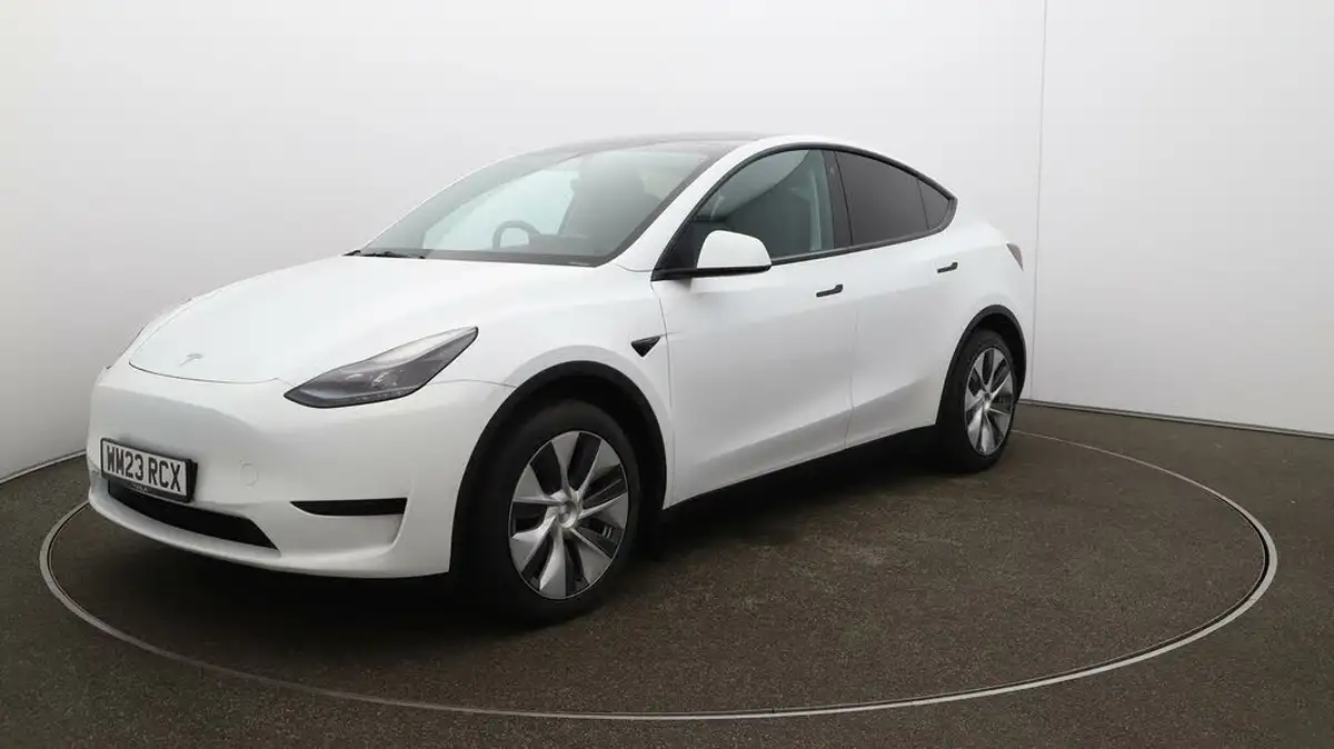2023-tesla-model-y-e-rwd-big-67