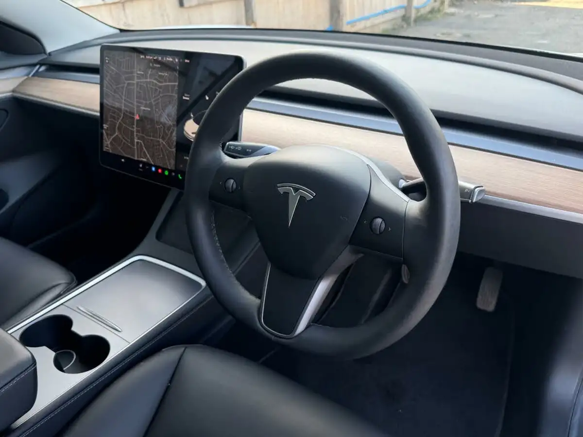 2021-tesla-model-3-e-long-range-awd-big-18