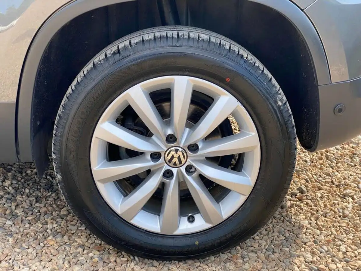 2015-volkswagen-tiguan-20tdi-match-150ps-4wd-bmt-big-13
