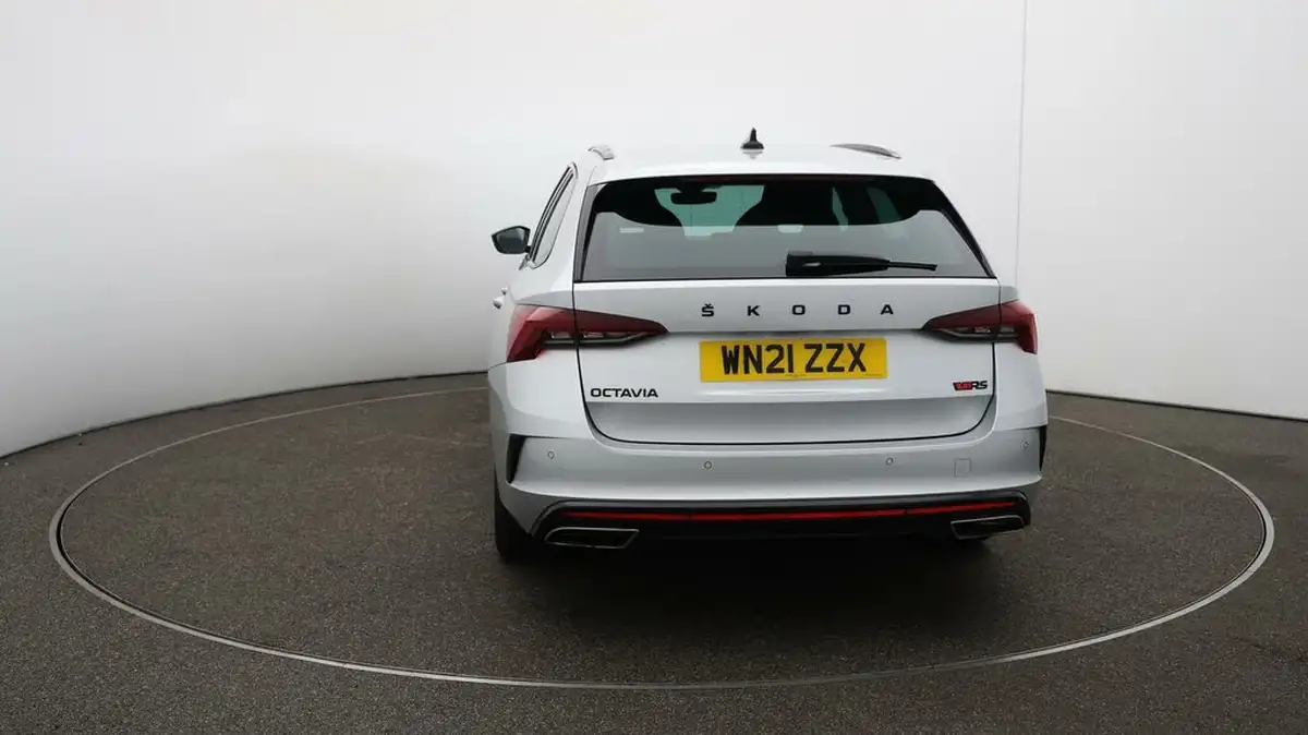 2021-skoda-octavia-20tdi-vrs-estate-big-59