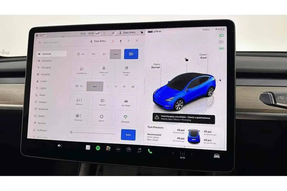 2022-tesla-model-y-e-long-range-big-48