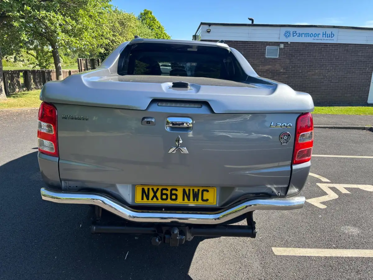 2016-mitsubishi-l200-24di-d-warrior-big-5