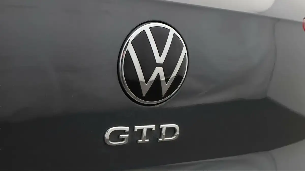 2022-volkswagen-golf-20tdi-gtd-big-22