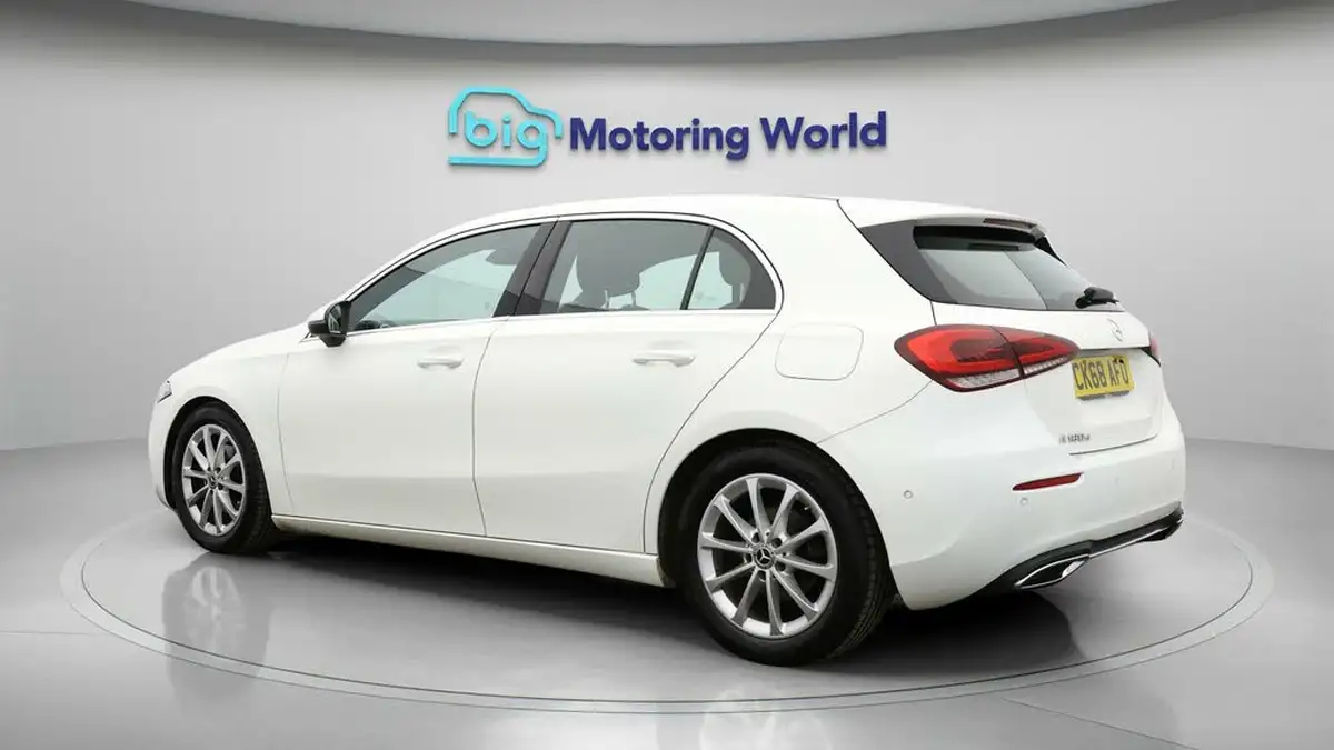 2018-mercedes-benz-a-class-15d-a180d-sport-116ps-executivess-hatchback-5d-7g-dct-big-4