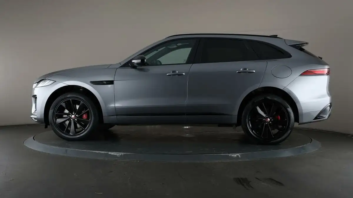 2022-jaguar-f-pace-20-p250-r-dynamic-black-big-37