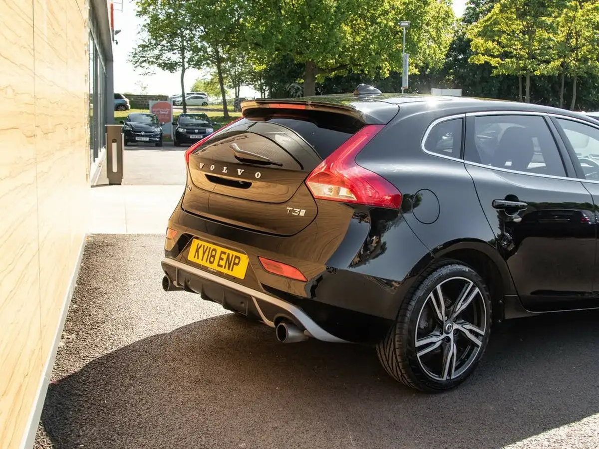 2017-volvo-v40-20-t3-r-design-pro-big-7