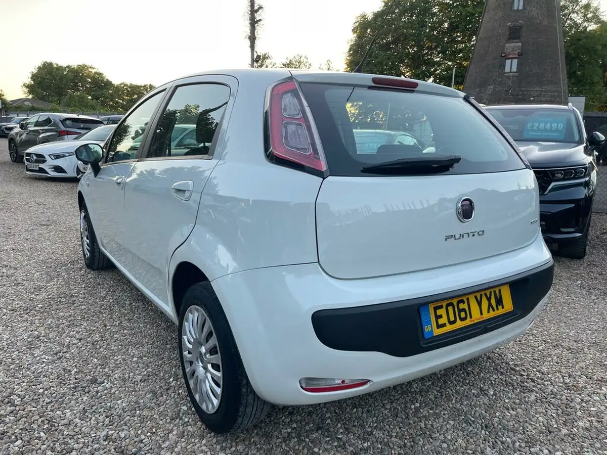 2011-fiat-punto-evo-14-dynamic-77bhp-5d-dualogic-big-4
