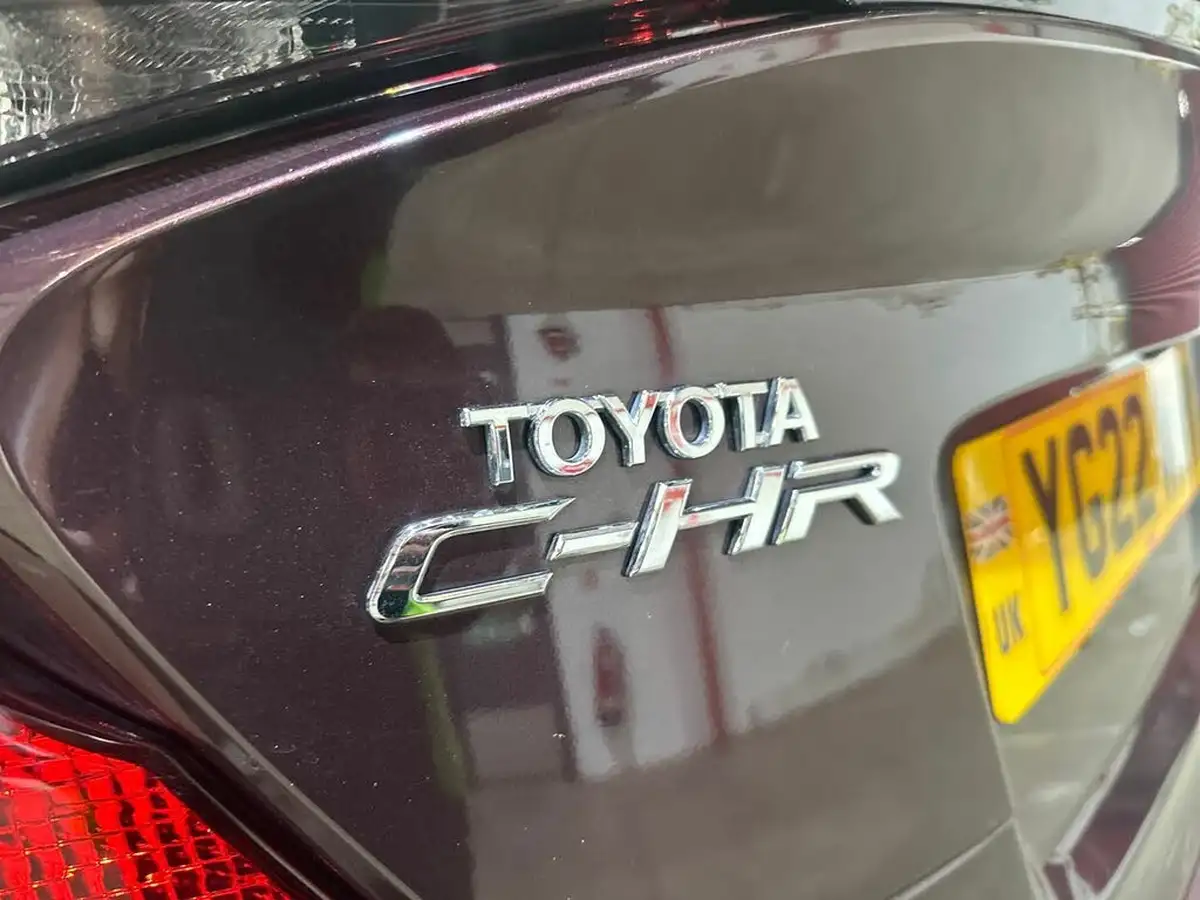 2022-toyota-c-hr-18-vvt-i-design-big-25