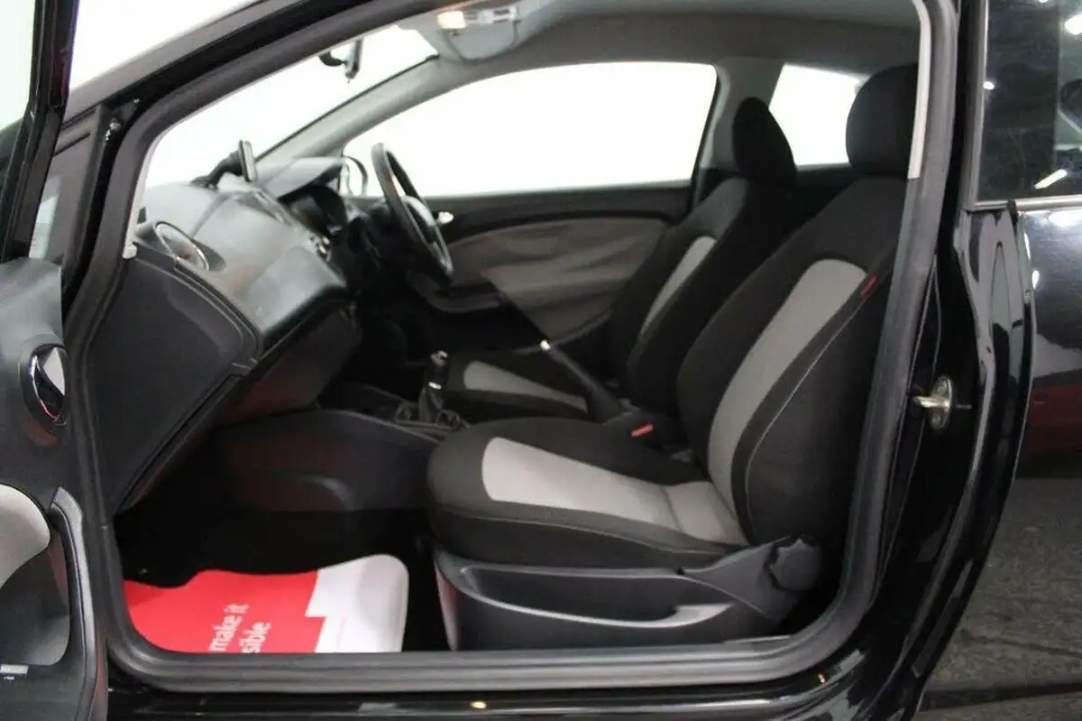 2015-seat-ibiza-14-se-sportcoupe-3d-big-40
