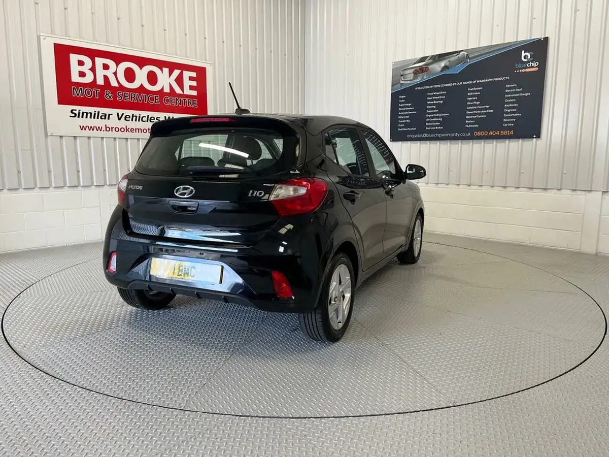 2021-hyundai-i10-10-se-connect-big-4