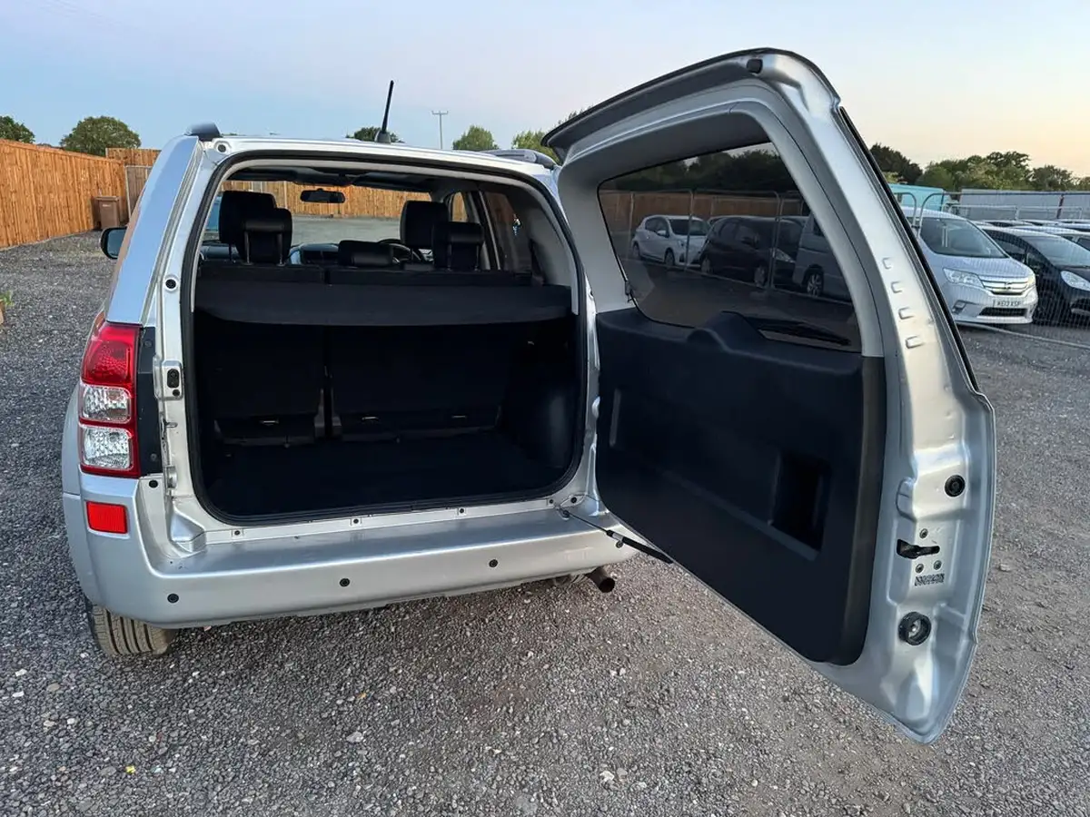 2010-suzuki-grand-vitara-big-20