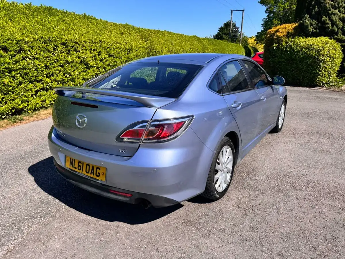 2011-mazda-mazda6-20-ts2-hatchback-big-13
