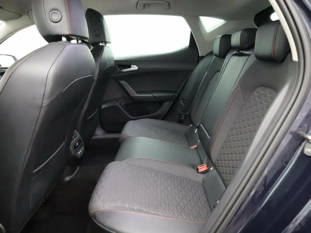 2021-seat-leon-14-e-hybrid-fr-hatchback-big-27