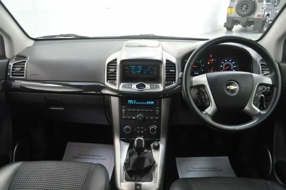 2012-chevrolet-captiva-22td-lt-22vcdi-7st-big-25