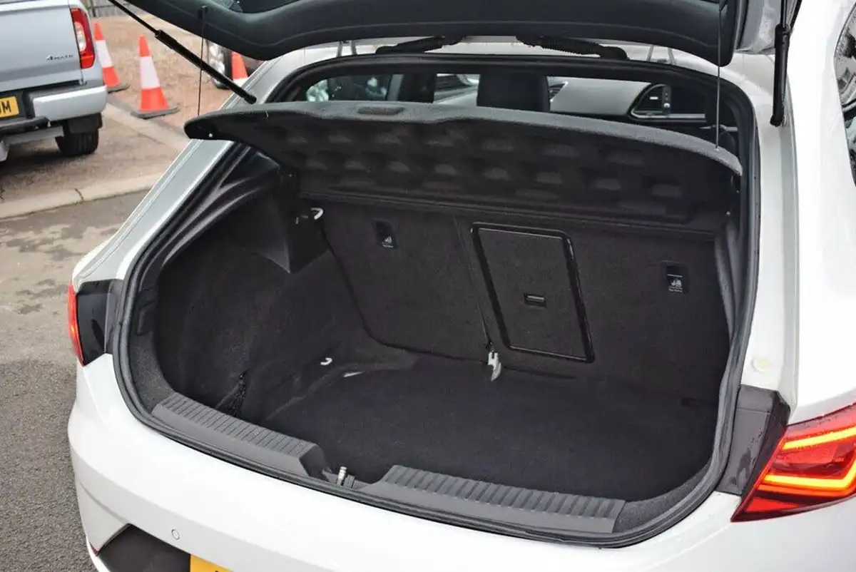 2018-seat-leon-20-tsi-cupra-300-sportcoupe-3d-big-22