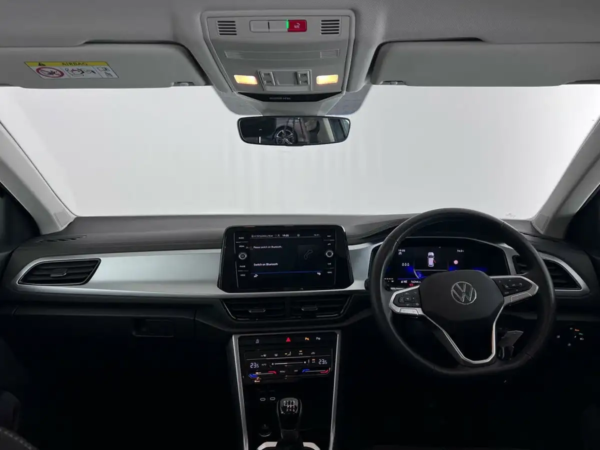 2023-volkswagen-t-roc-10-tsi-life-big-19