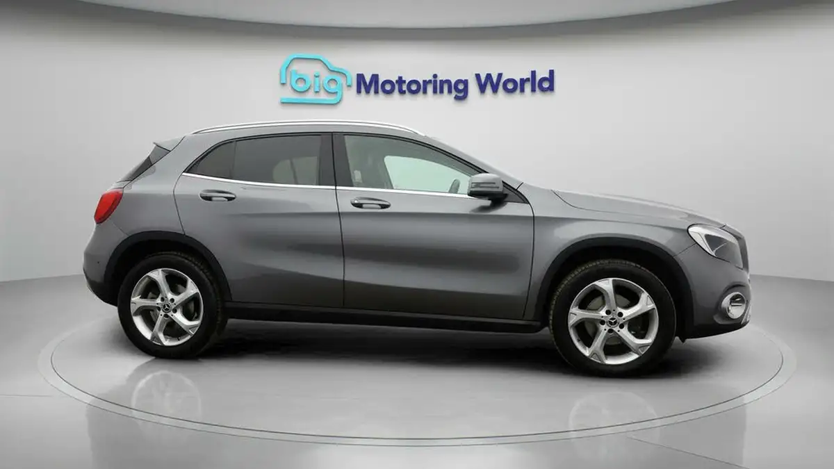 2018-mercedes-benz-gla-class-21d-gla-220d-sport-177ps-executivess-big-7
