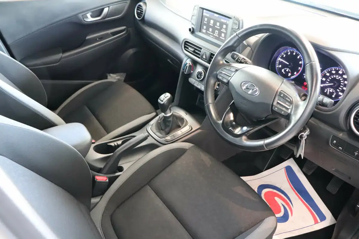 2019-hyundai-kona-10-t-gdi-play-big-16