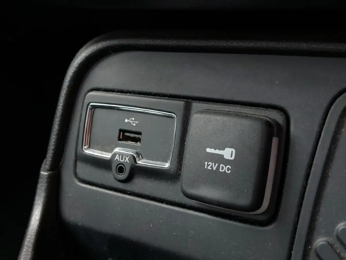 2020-jeep-renegade-10-gse-limited-big-14