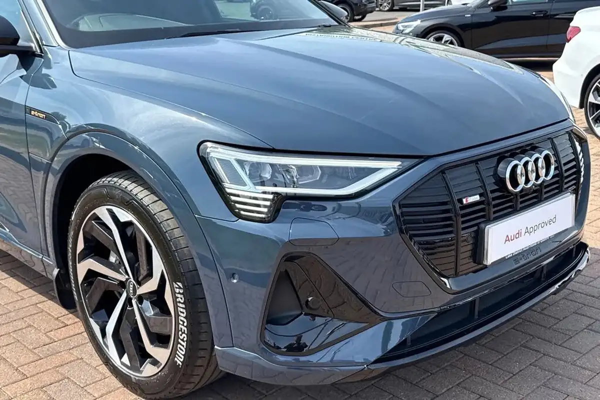 2023-audi-e-tron-55e-black-edition-sportback-big-28