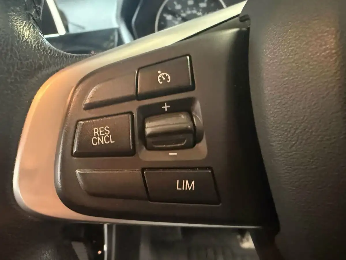 2018-bmw-x1-20td-sdrive18d-xline-ss-big-18