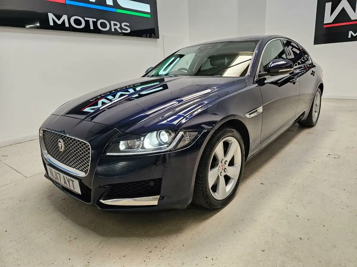 2017-jaguar-xf-20td-portfolio-180ps-saloon-4d-1999cc-auto-big-3