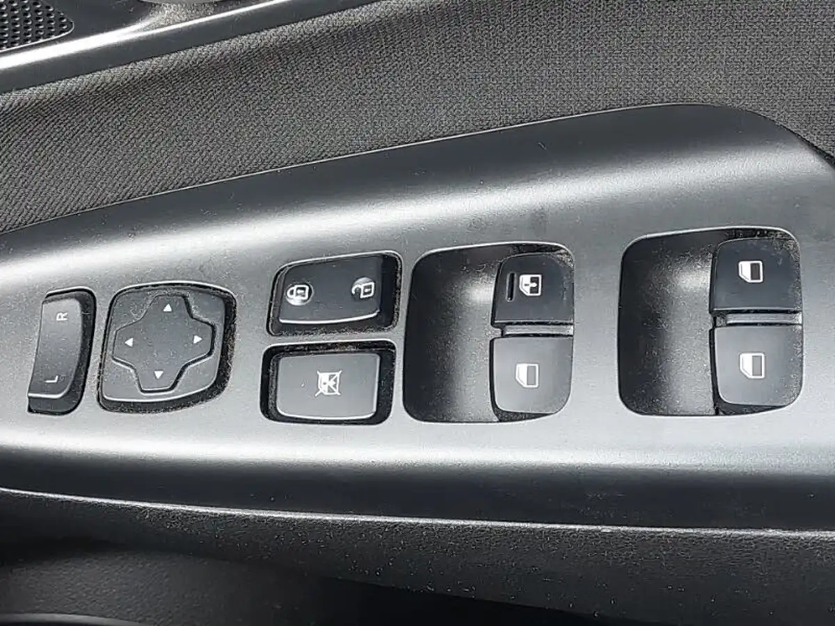 2018-hyundai-kona-10-t-gdi-se-big-12