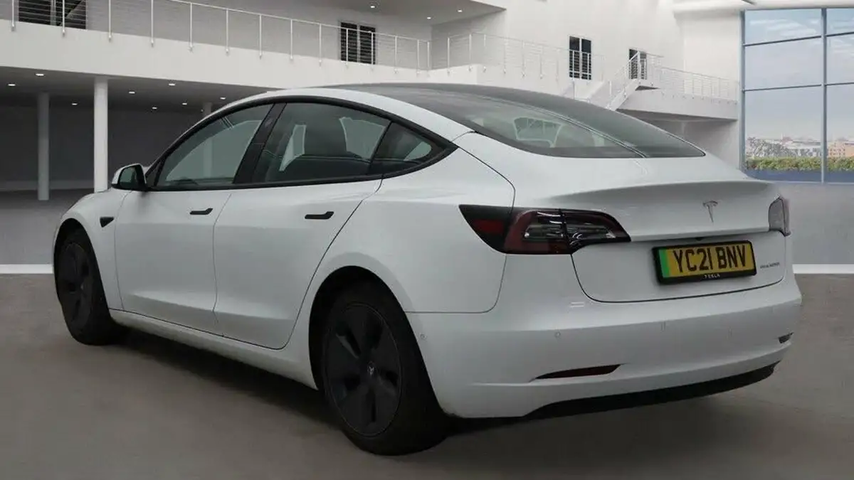2021-tesla-model-3-e-long-range-4x4-big-1
