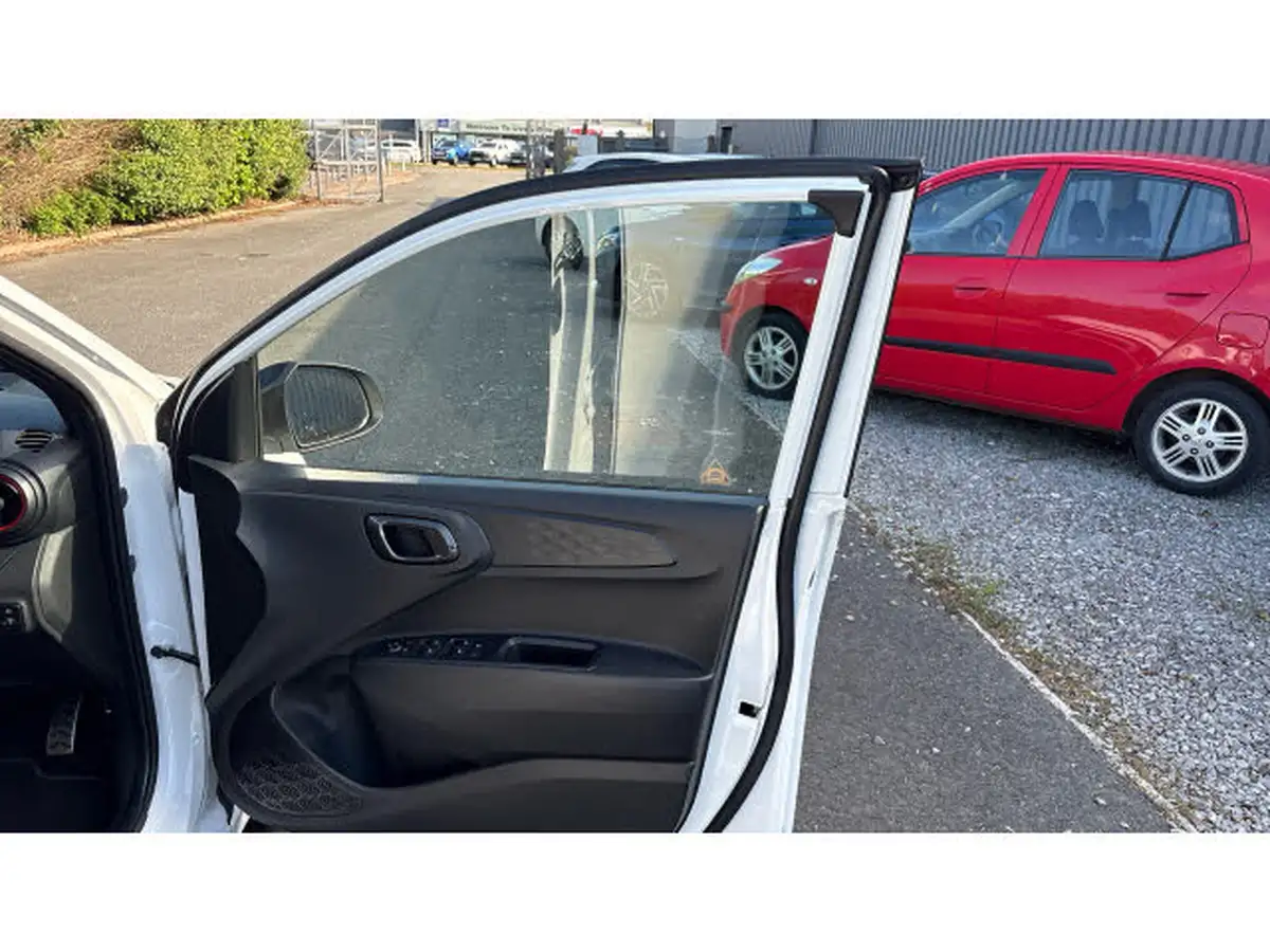 2024-hyundai-i10-10-t-gdi-n-line-90ps-two-tone-roof-big-63