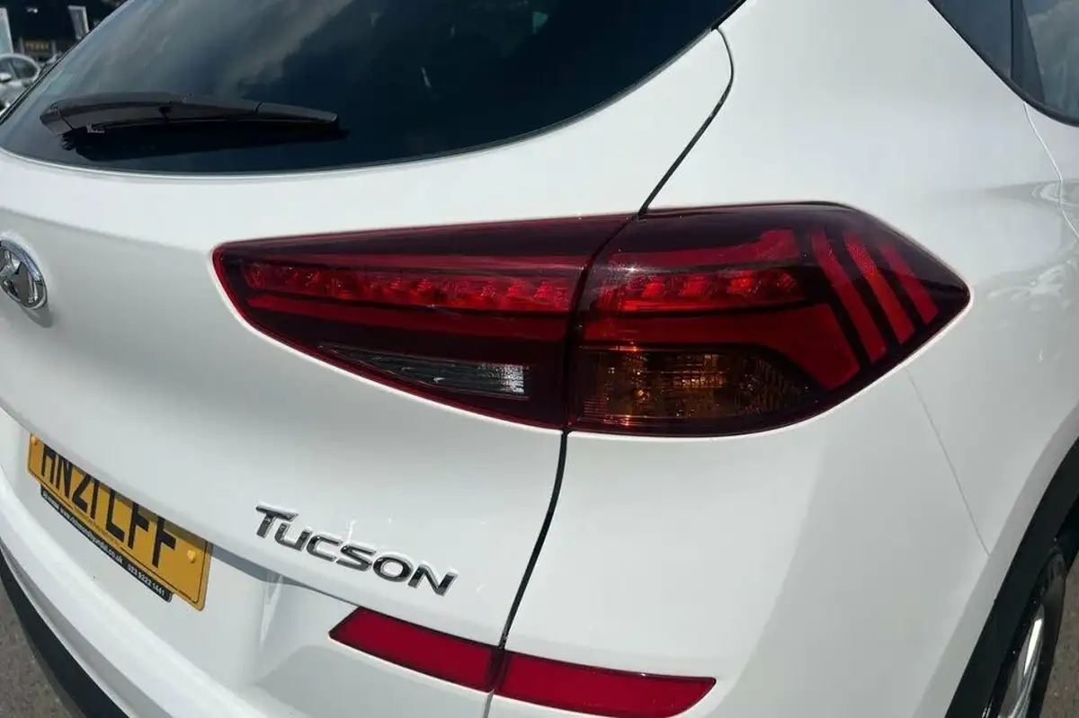 2021-hyundai-tucson-16crdi-se-nav-136ps-dct-big-22