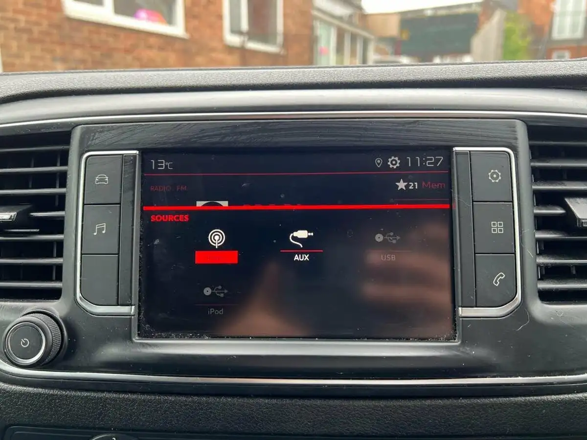 2019-citroen-spacetourer-15bluehdi-business-m-big-48