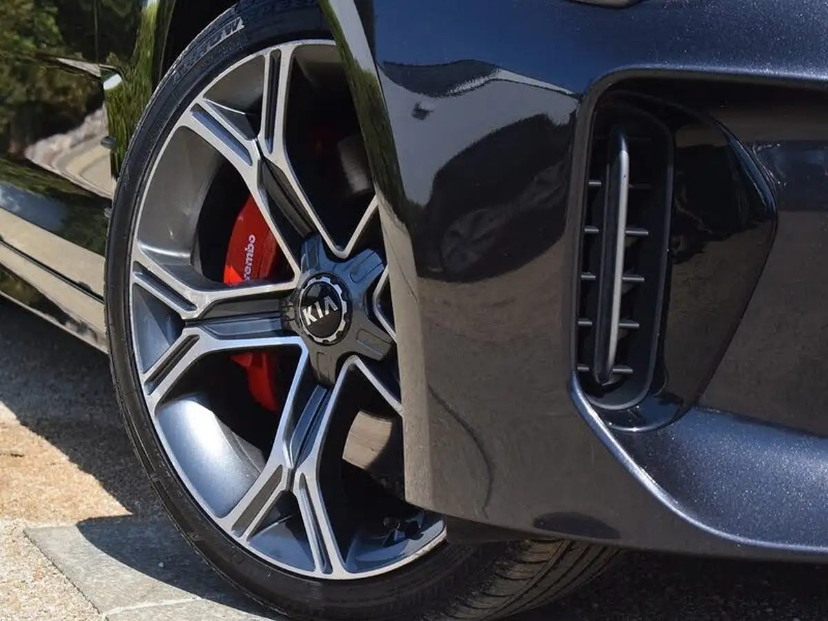 2019-kia-stinger-33-t-gdi-gt-s-365bhp-big-9