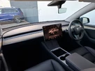 2022-tesla-model-y-e-long-range-small-4