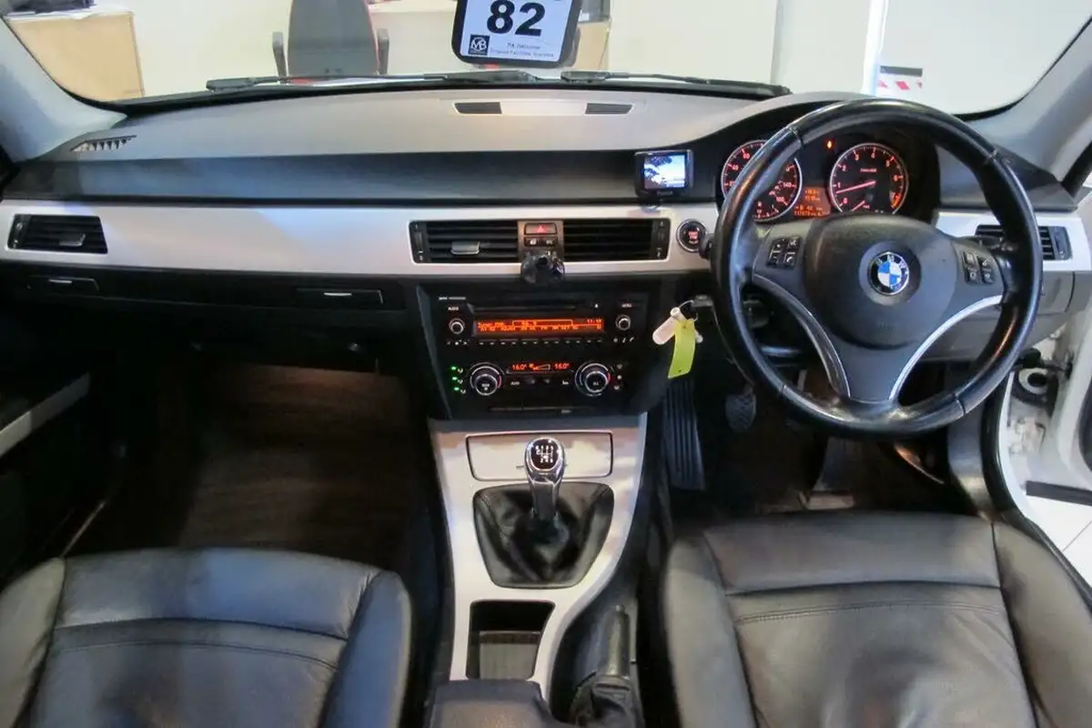 2011-bmw-3-series-20-320i-se-coupe-2d-1995cc-big-34