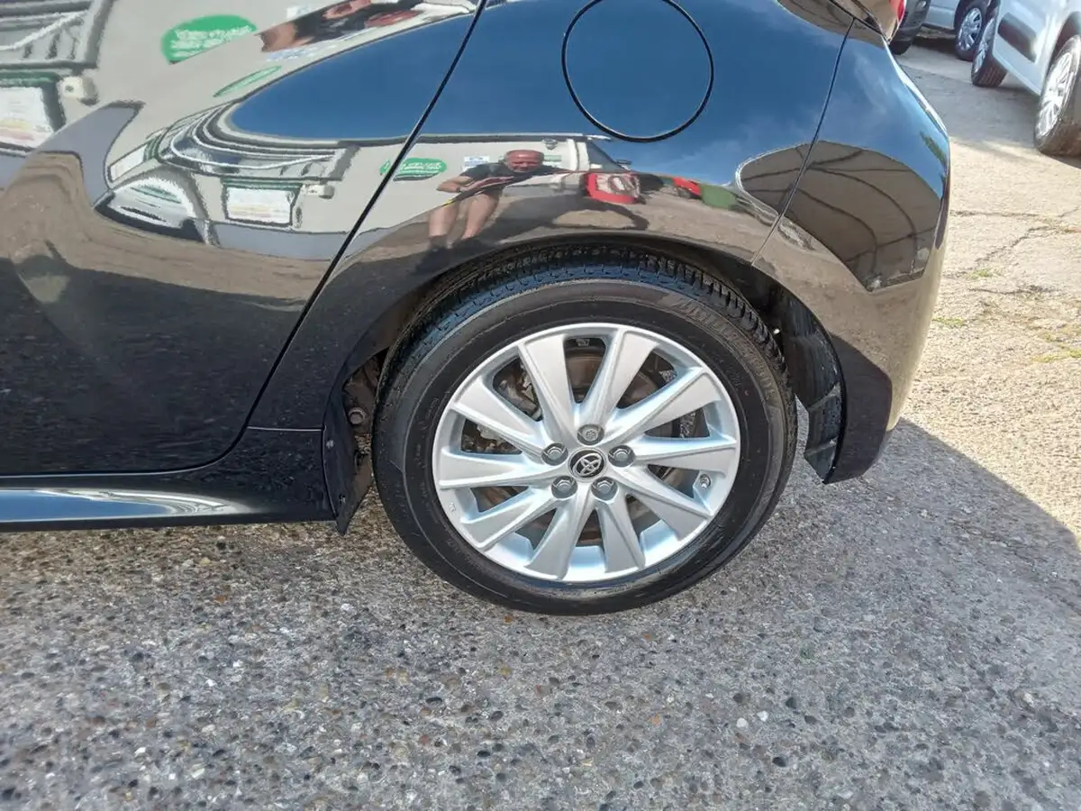 2021-toyota-yaris-15-vvt-i-icon-114bhp-hybrid-1490cc-e-cvt-big-39