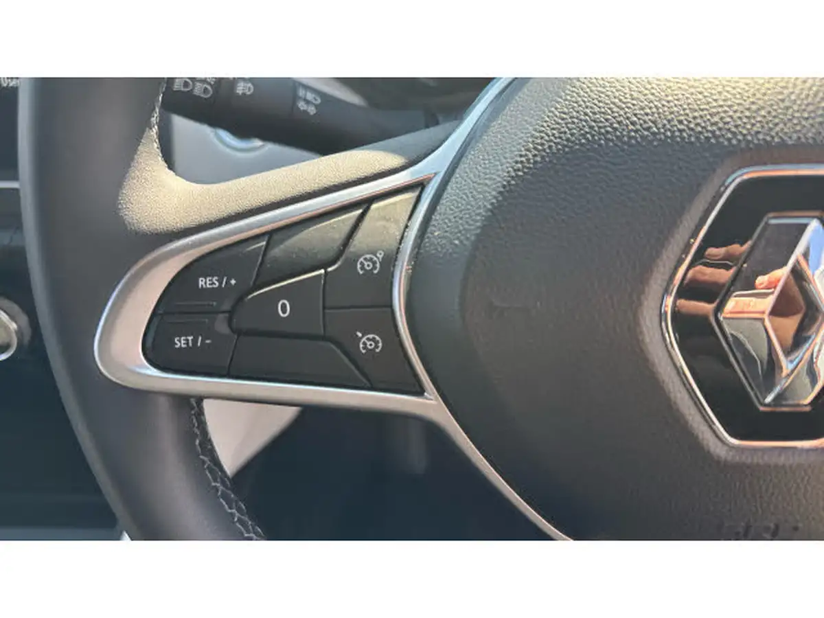 2023-renault-clio-16-techno-big-33