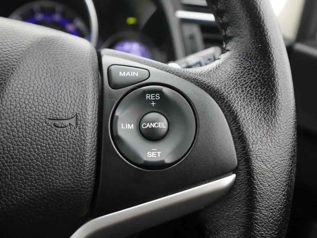 2018-honda-jazz-13-i-vtec-ex-cvt-big-32