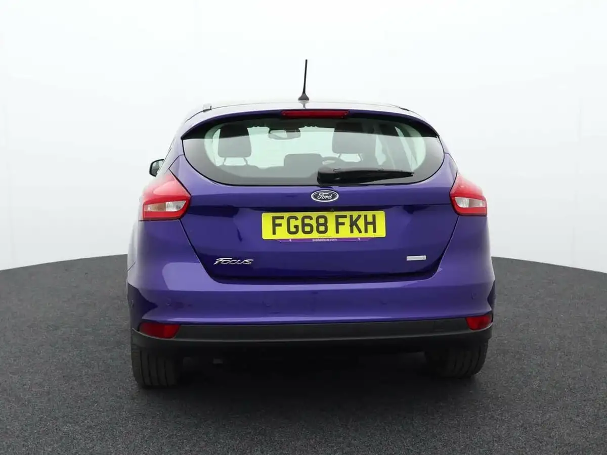 2018-ford-focus-10t-titanium-x-125ps-hatchback-big-3