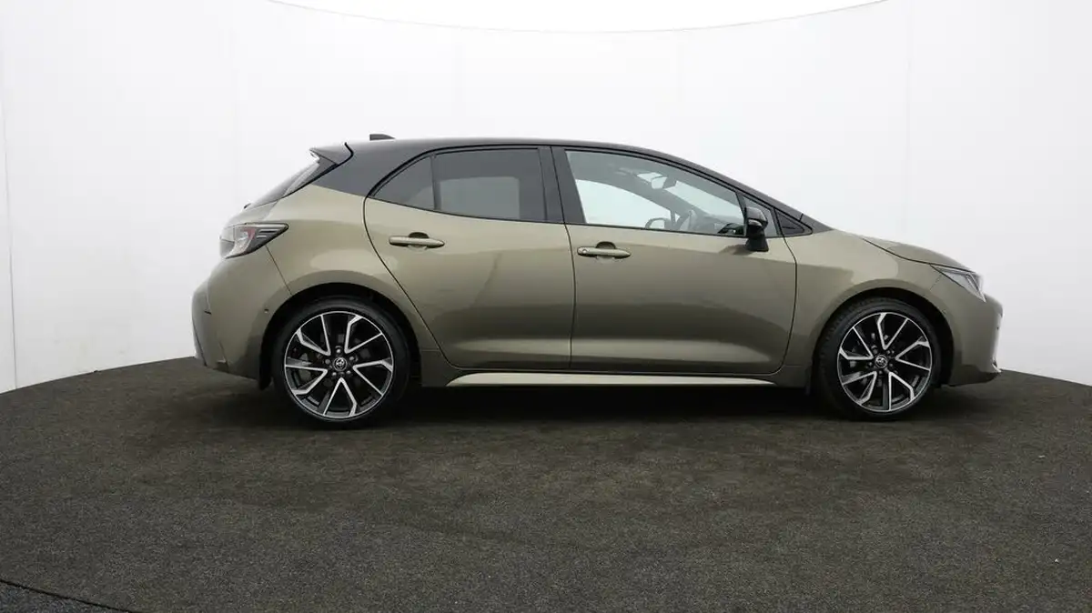 2022-toyota-corolla-18-vvt-i-excel-120bhp-trk-hatchback-big-35