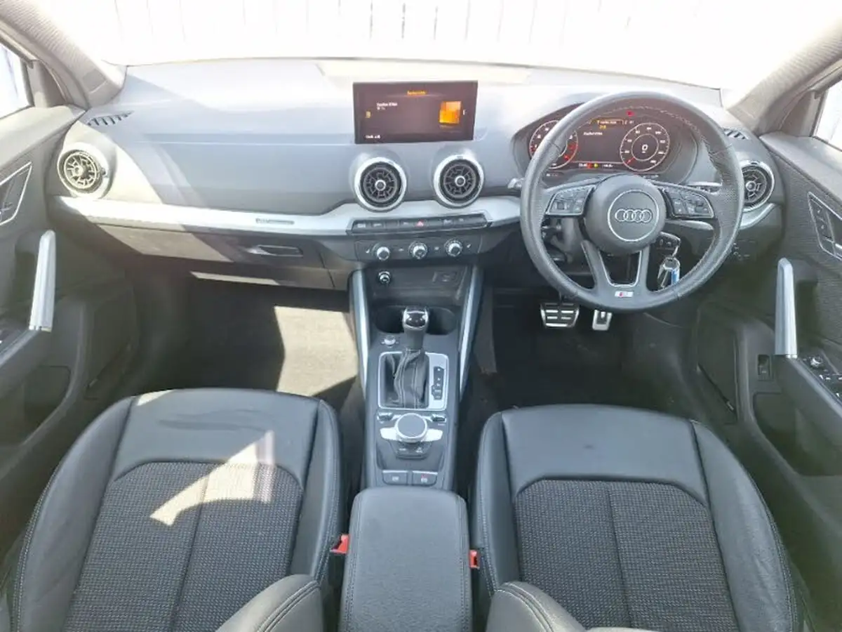 2022-audi-q2-15-35-tfsi-s-line-tronic-big-3