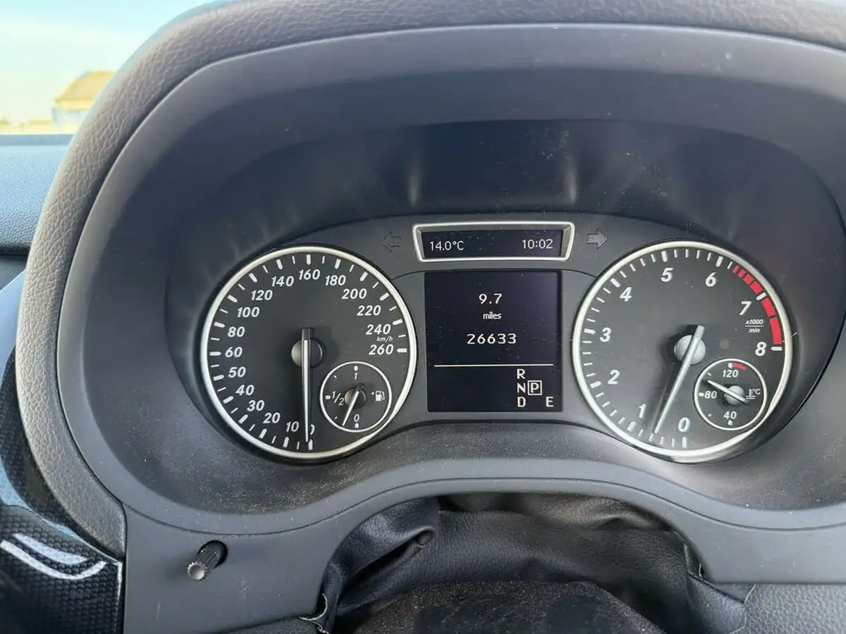 2014-mercedes-benz-b-class-big-33