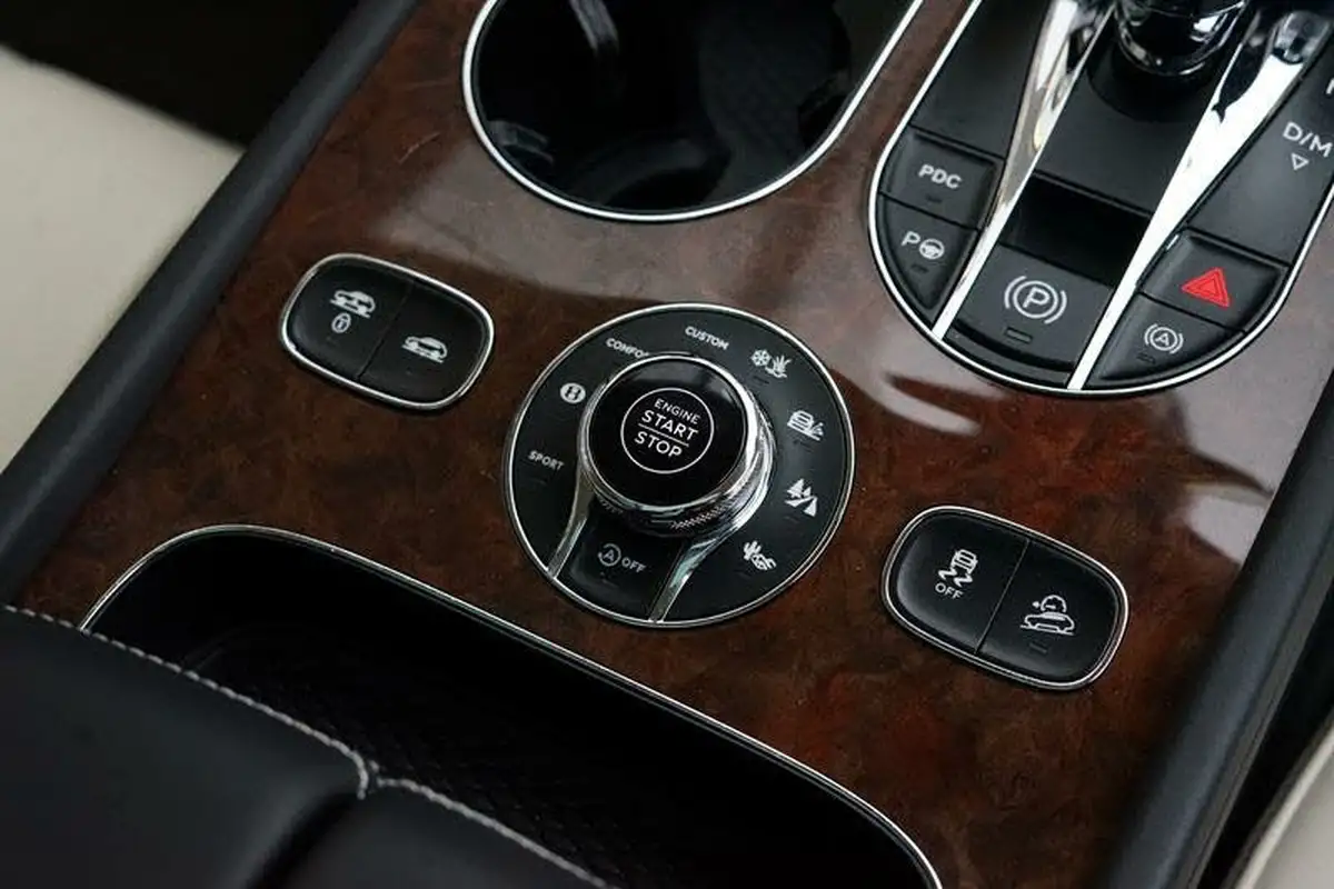 2019-bentley-bentayga-40-v8-big-20