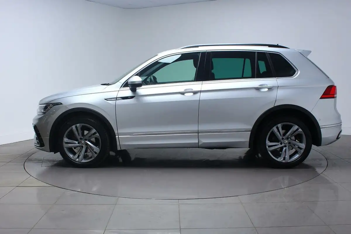 2024-volkswagen-tiguan-15-tsi-r-line-edition-big-8