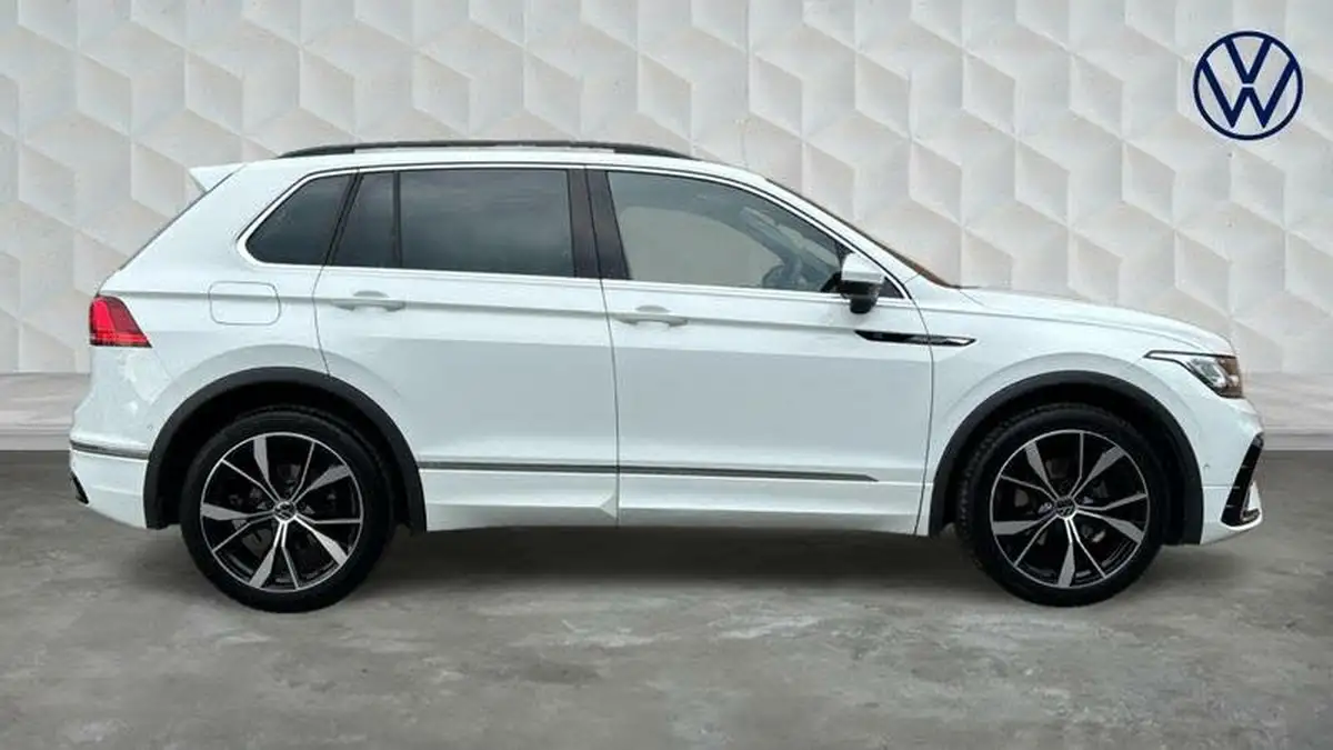 2023-volkswagen-tiguan-15-tsi-r-line-big-3