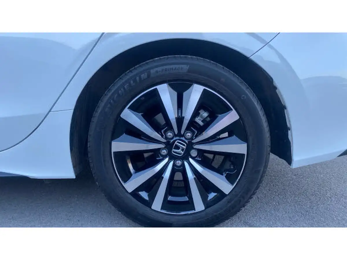 2025-honda-civic-20-i-mmd-elegance-big-14