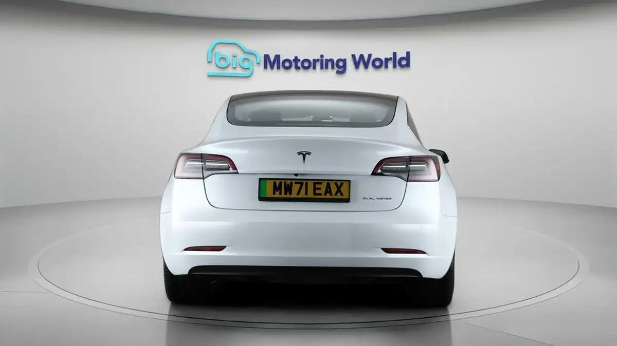 2021-tesla-model-3-e-long-range-awd-big-5