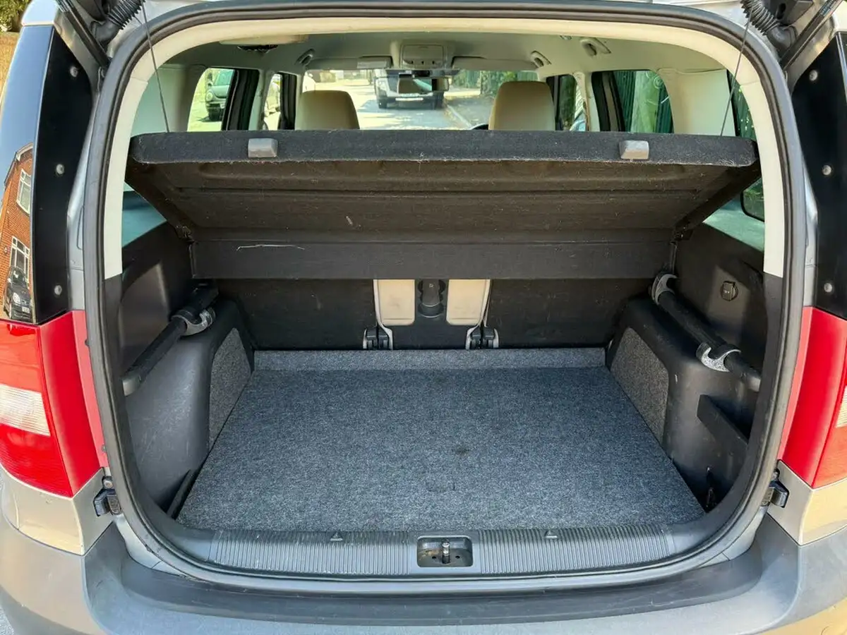 2010-skoda-yeti-20td-elegance-172ps-4x4-big-19